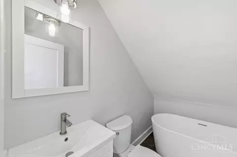 Bath - 7324 Maple Ave, Mount Healthy, OH 45231 photo 3 of 5