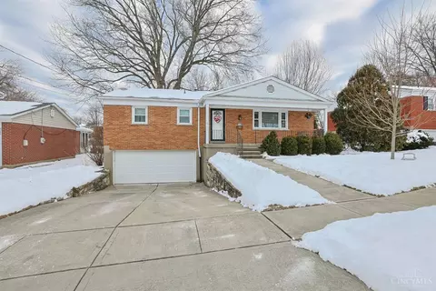 5528 Cove Ct, Cincinnati, OH 45238