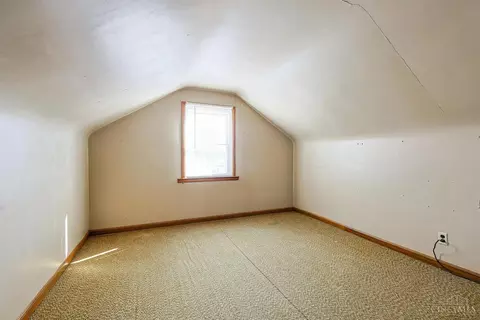 Bedroom - 103 W Crest Dr, Reading, OH 45215 photo 3 of 7