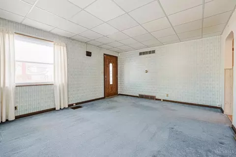 Living - 103 W Crest Dr, Reading, OH 45215 photo 1 of 7