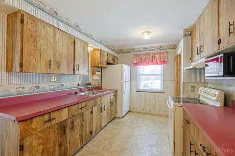 Kitchen - 103 W Crest Dr, Reading, OH 45215 photo 1 of 6