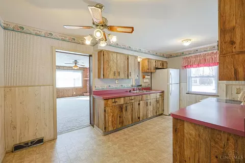 Kitchen - 103 W Crest Dr, Reading, OH 45215 photo 4 of 6