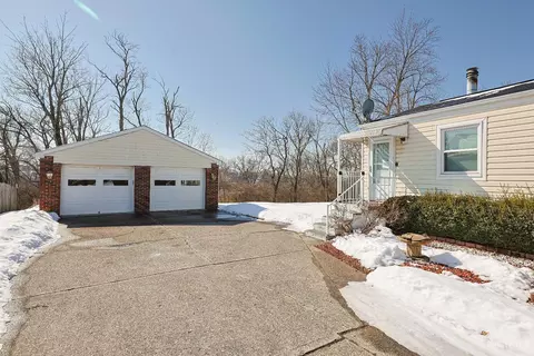 Exterior - 103 W Crest Dr, Reading, OH 45215 photo 6 of 6