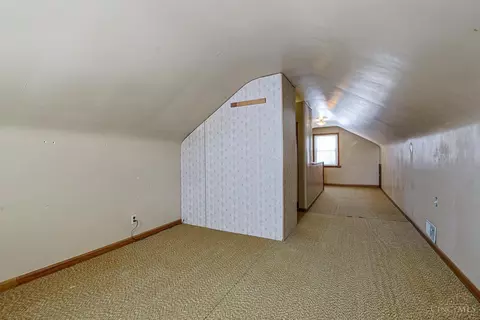 Bedroom - 103 W Crest Dr, Reading, OH 45215 photo 4 of 7