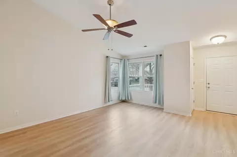 Living - 4152 Gensen Loop, Cincinnati, OH 45245 photo 4 of 5