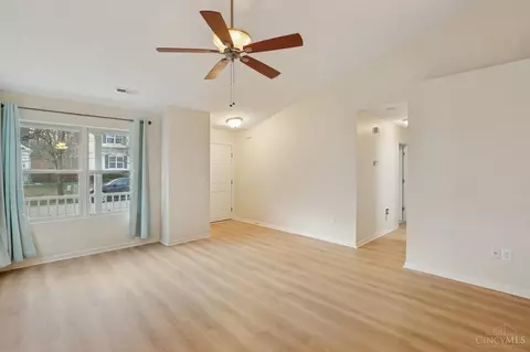 Living - 4152 Gensen Loop, Cincinnati, OH 45245 photo 3 of 5