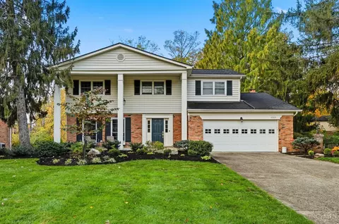 8363 Shadowpoint Ct, Montgomery, OH 45242