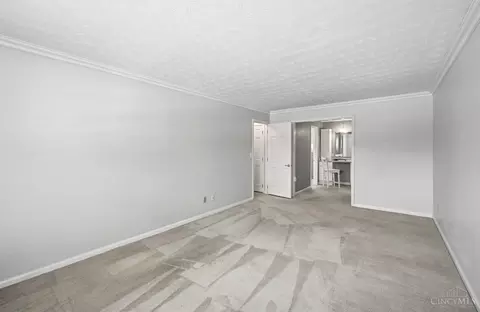 Bedroom - 8363 Shadowpoint Ct, Montgomery, OH 45242 photo 2 of 14