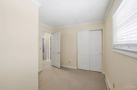 Bedroom - 8363 Shadowpoint Ct, Montgomery, OH 45242 photo 5 of 14