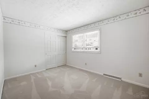 Bedroom - 8363 Shadowpoint Ct, Montgomery, OH 45242 photo 12 of 14