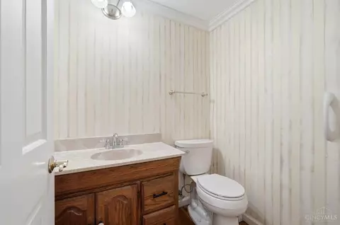 Bath - 8363 Shadowpoint Ct, Montgomery, OH 45242 photo 1 of 9