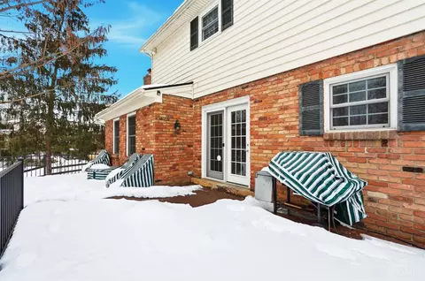 Exterior - 8363 Shadowpoint Ct, Montgomery, OH 45242 photo 9 of 22