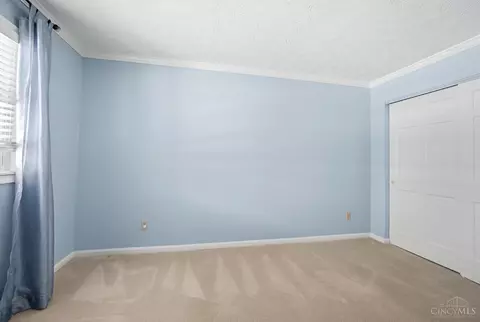 Bedroom - 8363 Shadowpoint Ct, Montgomery, OH 45242 photo 11 of 14