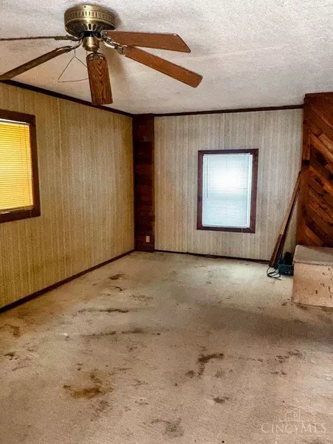 Living - 10 Drummond St, Greenhills, OH 45218 photo 2 of 2