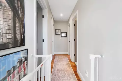 Entry Way - 6613 Bramble Ave, Cincinnati, OH 45227 photo 3 of 4
