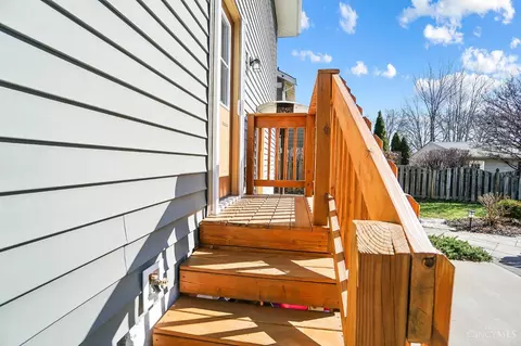 Exterior - 6613 Bramble Ave, Cincinnati, OH 45227 photo 5 of 9