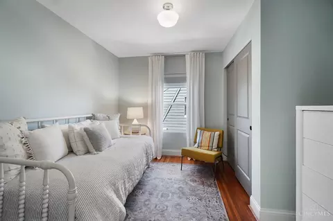 Bedroom - 6613 Bramble Ave, Cincinnati, OH 45227 photo 6 of 8