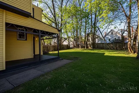 Exterior - 622 Orient Ave, Cincinnati, OH 45232 photo 9 of 11