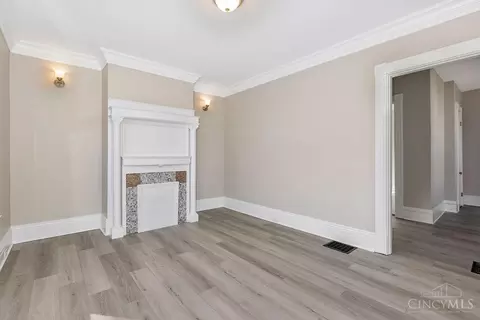 Living - 622 Orient Ave, Cincinnati, OH 45232 photo 5 of 9