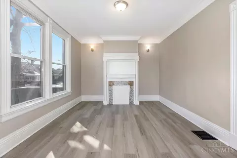 Living - 622 Orient Ave, Cincinnati, OH 45232 photo 3 of 9