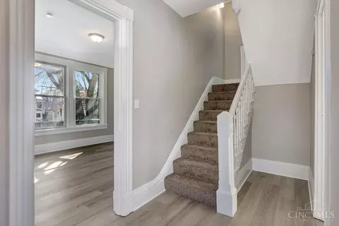 Entry Way - 622 Orient Ave, Cincinnati, OH 45232 photo 2 of 2
