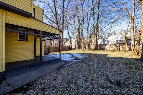 Exterior - 622 Orient Ave, Cincinnati, OH 45232 photo 5 of 11