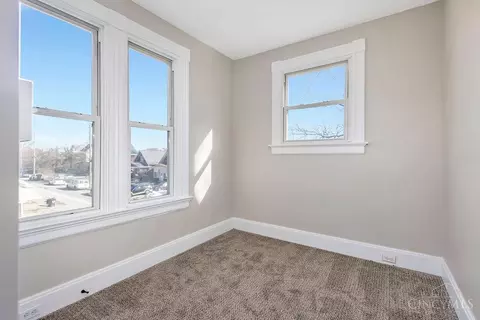 Bedroom - 622 Orient Ave, Cincinnati, OH 45232 photo 8 of 9