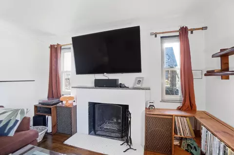 Living - 3223 Manning Ave, Cincinnati, OH 45211 photo 3 of 5