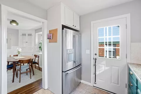 Entry Way - 3223 Manning Ave, Cincinnati, OH 45211 photo 4 of 5