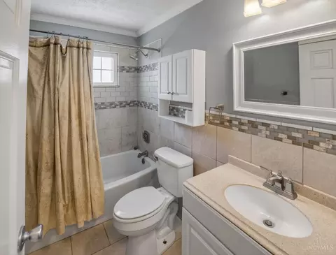 Bath - 5705 Murray Ave, Fairfax, OH 45227 photo 1 of 1