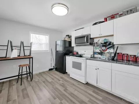 Kitchen - 857 Steffen Ave, Lincoln Heights, OH 45215 photo 2 of 4
