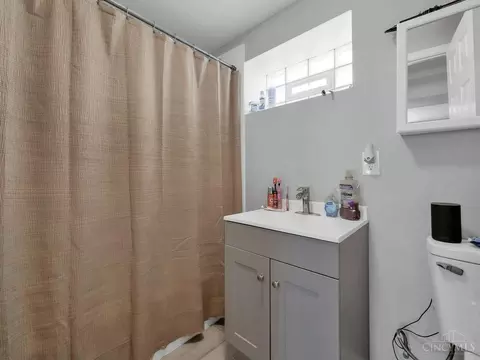 Bath - 857 Steffen Ave, Lincoln Heights, OH 45215 photo 2 of 2