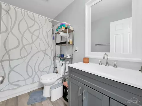 Bath - 857 Steffen Ave, Lincoln Heights, OH 45215 photo 1 of 2