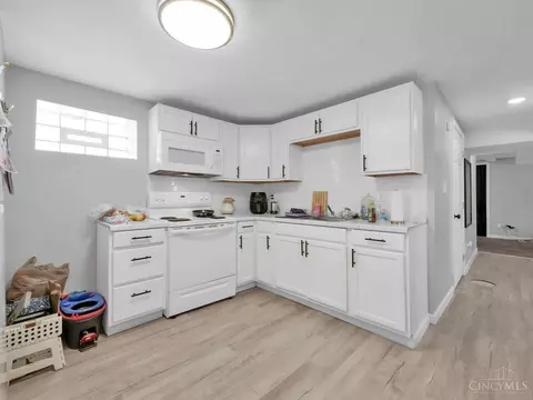 Kitchen - 857 Steffen Ave, Lincoln Heights, OH 45215 photo 3 of 4