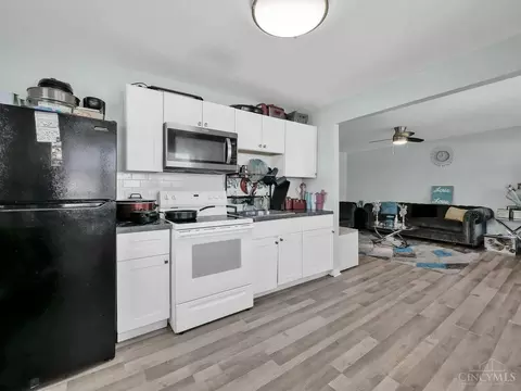 Kitchen - 857 Steffen Ave, Lincoln Heights, OH 45215 photo 1 of 4