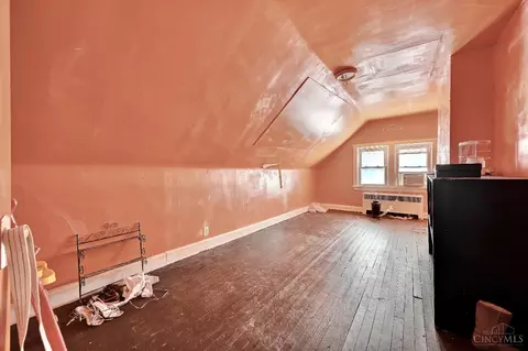 Bedroom - 3460 Bevis Ave, Cincinnati, OH 45207 photo 4 of 6