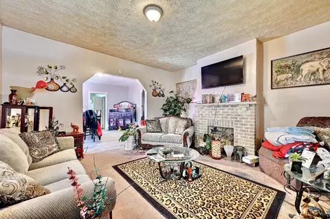 Living - 3460 Bevis Ave, Cincinnati, OH 45207 photo 3 of 4