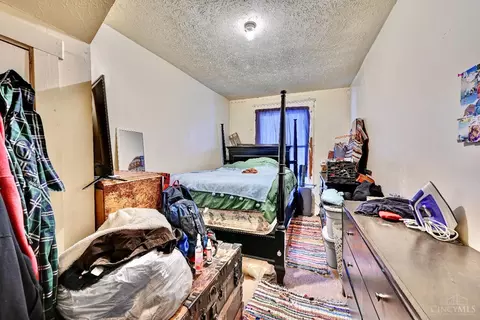 Bedroom - 3460 Bevis Ave, Cincinnati, OH 45207 photo 5 of 6