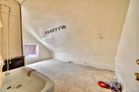 Bath - 3460 Bevis Ave, Cincinnati, OH 45207 photo 2 of 4