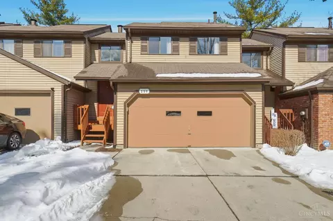 256 Centerbury Ct, Springdale, OH 45246