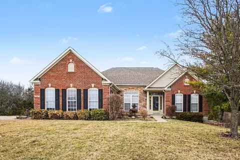527 Sage Run Dr, Lebanon, OH 45036