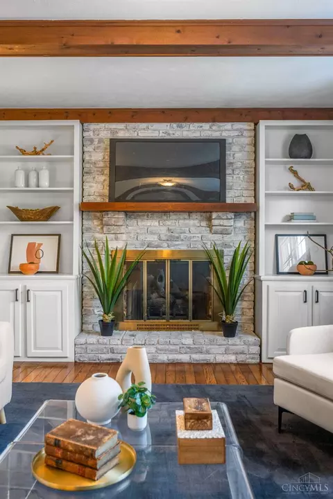 Living - 6362 Stirrup Rd, Cincinnati, OH 45244 photo 4 of 6