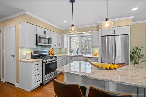 Kitchen - 6362 Stirrup Rd, Cincinnati, OH 45244 photo 4 of 6