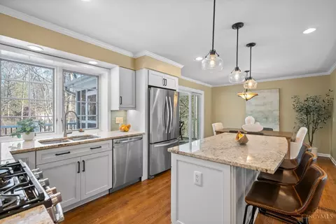 Kitchen - 6362 Stirrup Rd, Cincinnati, OH 45244 photo 3 of 6