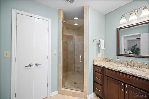 Bath - 6362 Stirrup Rd, Cincinnati, OH 45244 photo 4 of 6