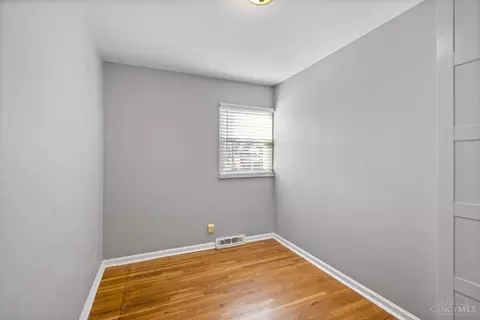 Bedroom - 6362 Stirrup Rd, Cincinnati, OH 45244 photo 4 of 9