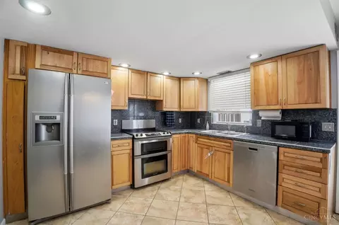 Kitchen - 5664 Rapid Run Rd, Cincinnati, OH 45238 photo 2 of 6