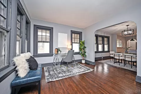 Entry Way - 1933 Northcut Ave, Cincinnati, OH 45237 photo 1 of 2