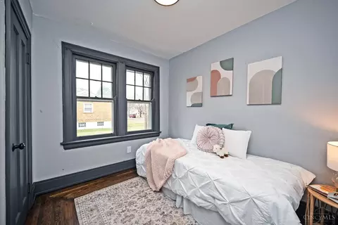 Bedroom - 1933 Northcut Ave, Cincinnati, OH 45237 photo 4 of 9