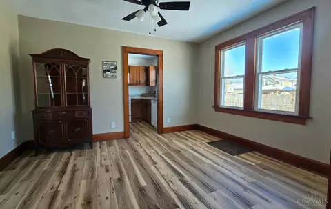 Living - 328 Corwin Ave, Hamilton, OH 45015 photo 3 of 5
